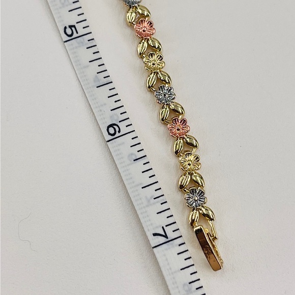 Virgin of Guadalupe bracelet plated in 18k Italian gold - Picture 3 of 7